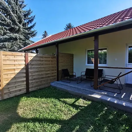 Vali Neni Kifozde Es Apartman Veroce Exterior photo