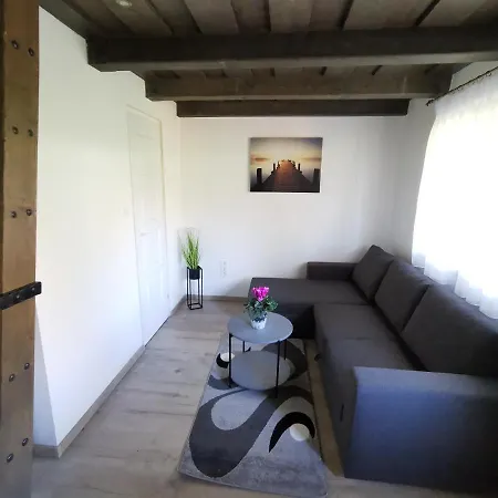 Vali Neni Kifozde Es Apartman Veroce Exterior photo