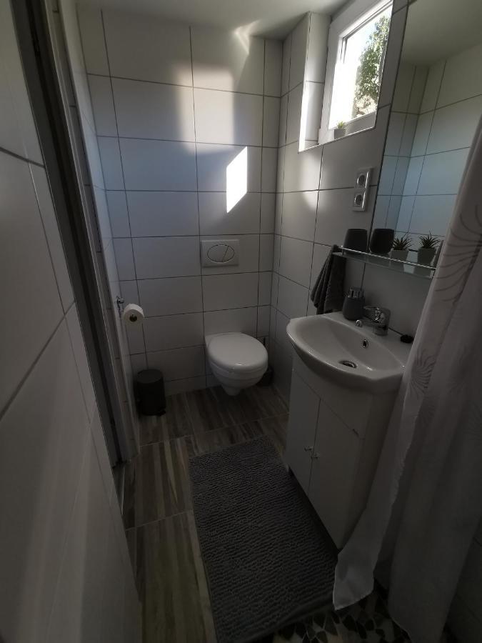 Vali Neni Kifozde Es Apartment Kismaros